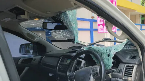 สุดเศร้า "เหยื่อก้อนปูน" ถนนพระราม 2 ตกใส่รถ ล่าสุดเสียชีวิตแล้ว