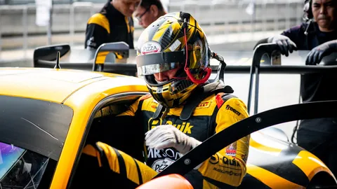 แซนดี้ จับมือ Ford Thailand Racing ลุยศึก Thailand Super Series 2025 