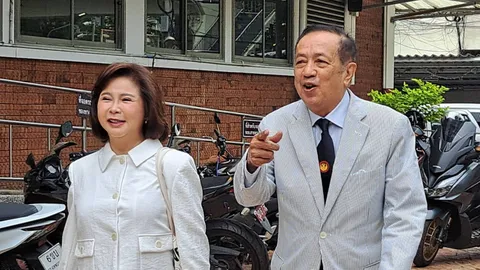 2 พิธีกรดัง แจ้งความ "ผู้ว่า สตง." เหตุตึกถล่ม ตั้งข้อสงสัยความไม่ชอบมาพากล