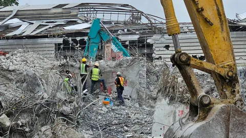 กู้ซากตึก สตง. เจอร่างผู้เสียชีวิตต่อเนื่อง DSI จ่อเก็บหลักฐานที่ปล่องลิฟต์