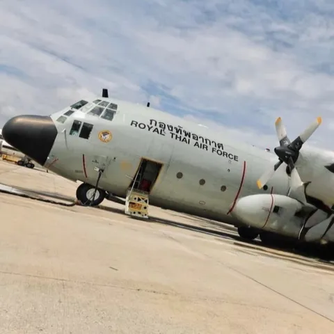 ด่วน เครื่องบิน C-130 กองทัพอากาศ ไถลออกนอกลานจอดเกาะสมุย