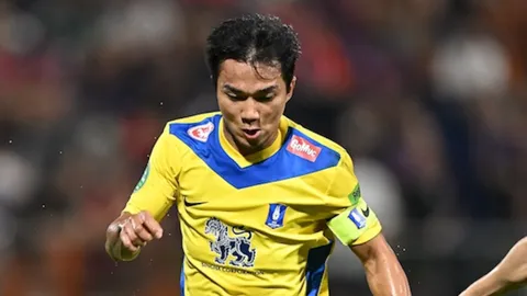 "ชนาธิป" ชี้ทางสว่าง! แข้งไทยต้องทำไง “ไทยลีก 2025-26” เพิ่มโควตาต่างชาติ โอกาสน้อยลง