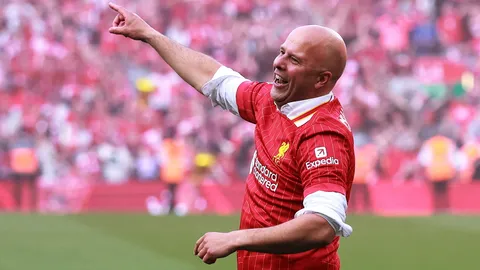 อึ้งไปเลย "สล็อต" เผยสิ่งแรกที่ทำ หลังพา "ลิเวอร์พูล" คว้าแชมป์พรีเมียร์ลีก