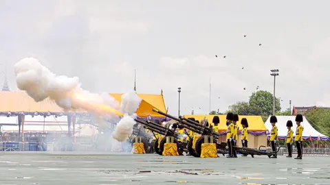 3 เหล่าทัพ ยิงสลุตหลวง 21 นัด เฉลิมพระเกียรติในหลวง เนื่องในวันฉัตรมงคล