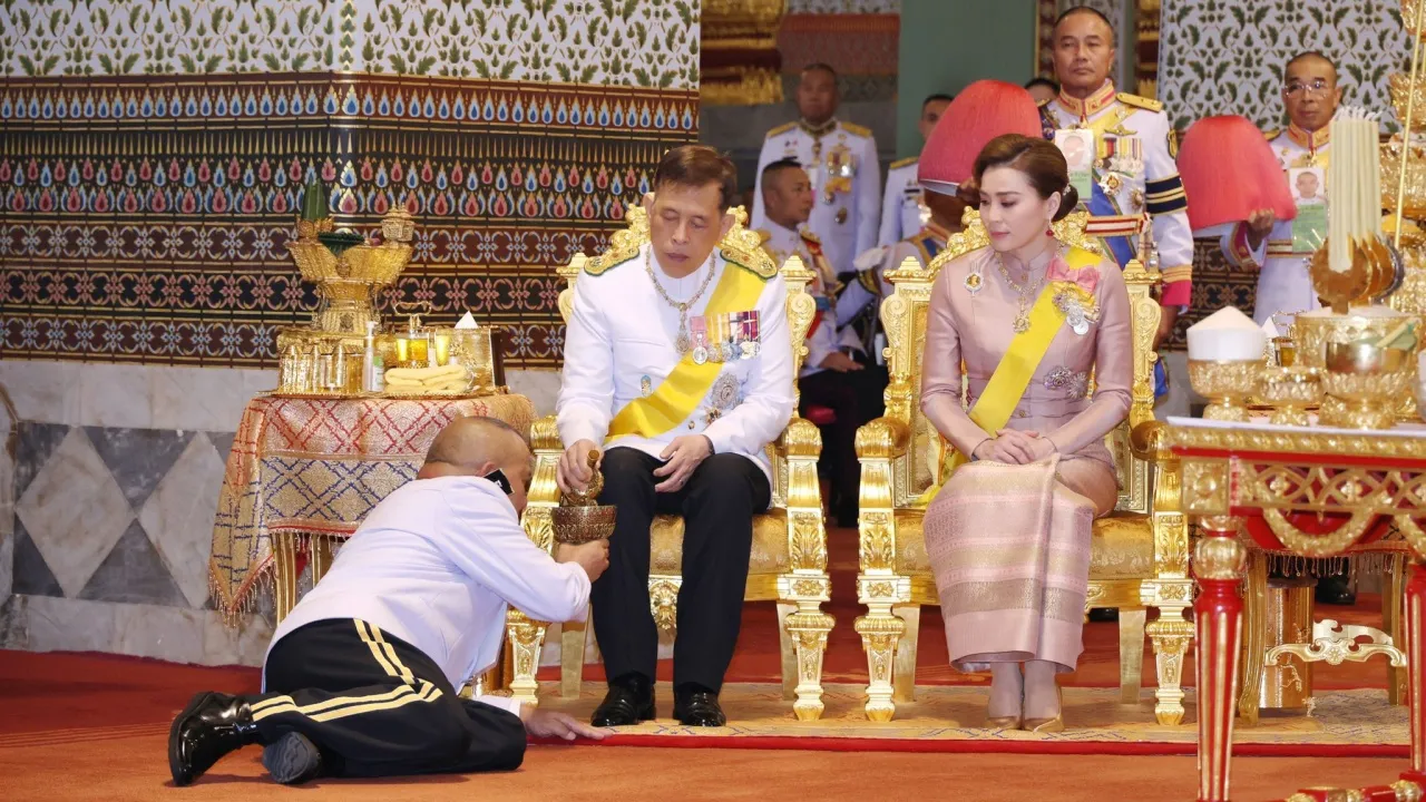 ในหลวง-พระราชินี เสด็จฯ พระราชพิธีฉัตรมงคล พุทธศักราช 2568
