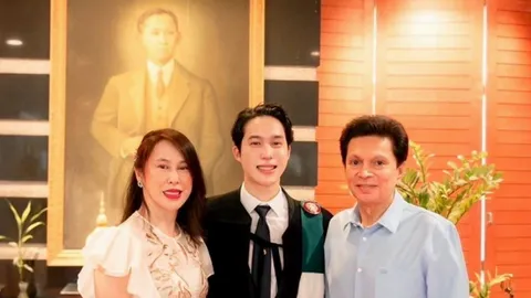 “คุณหมอหล่อ (&รวย) มาก”