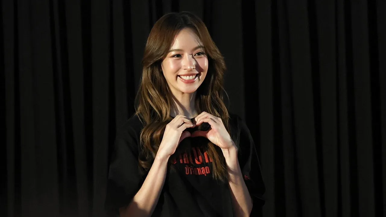 “ณิชา” ขึ้นแท่นไอดอลคนโสด เผยโอบกอดหัวใจตัวเองเป็นสิ่งที่ดี (คลิป)