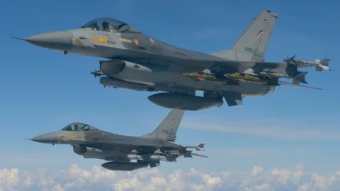 โฆษก ทอ. เผยส่ง F-16 ขึ้นบินสกัดกั้น หลังพบเครื่อง K-8 เมียนมาบินใกล้ชายแดนไทย