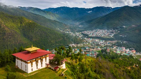 สัมผัสความมหัศจรรย์ของภูฏาน ตามรอยเบื้องพระยุคลบาท รัชกาลที่ 10