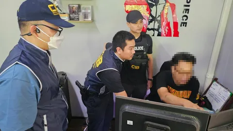 จับแอดมินกลุ่ม "ขึ้นเรือ V.4" แจกหนังโป๊ คลิปหลุด เรียกเอนเกจฯ โฆษณาเว็บพนัน