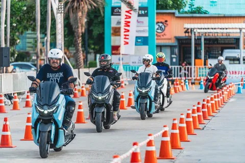 YAMAHA ชวนสายซิ่ง บิด ALL NEW YAMAHA NMAX TECH MAX  ที่โลตัส ศรีนครินทร์