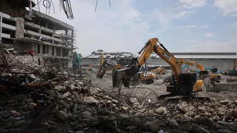 "ไชน่าเรลเวย์ฯ" เตรียมมอบเงินเยียวยาเหยื่อตึกถล่มชุดแรก ตาย 1 ล้าน เจ็บ 2 แสน