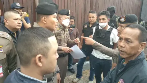 ตำรวจบุกค้นบ้าน “สจ.กอล์ฟ” สั่งกระทืบตำรวจที่หน่วยเลือกตั้ง พบข้อมูลสั่งการผ่านมือถือ