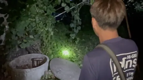 "พี่ชาย" เผยสาเหตุ "น้องชายคลั่ง" ฆ่าพ่อหมกบ่อส้วม 3 วัน ก่อนมีคนมาพบศพ