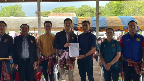 “เท้ง” รับปาก ช่วยดันปัญหานมโรงเรียน หลังเกษตรกรโวย “นฤมล” แก้ไม่ได้ให้ลาออก