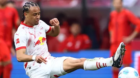 หาความท้าทายใหม่ๆ "ซาฟี ซิมอนส์" ชิ่ง "ไลป์ซิก" ซัมเมอร์นี้ 3 ทีมดังยุโรป ต่อคิวล่าตัวแล้ว