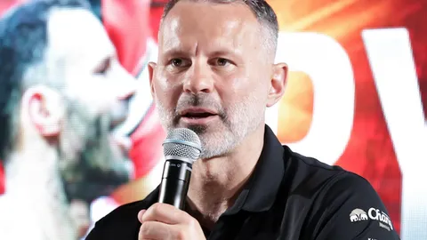 เตรียมแยกย้าย “กิกส์” ฟันธง “แมนยูฯ” ปล่อย 4 สตาร์ดังพ้นทีม