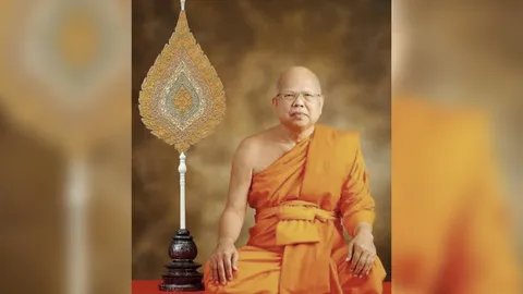 ลูกศิษย์อาลัย "พระพรหมเวที" อดีตเจ้าอาวาสวัดพระปฐมเจดีย์ ละสังขาร สิริอายุ 84 ปี