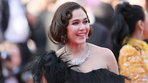 เปิดภาพ ชมพู่ อารยา วันที่ 2 ไม่มีแผ่ว ควีนออฟคานส์ 2025 กับลุคสุด Timeless