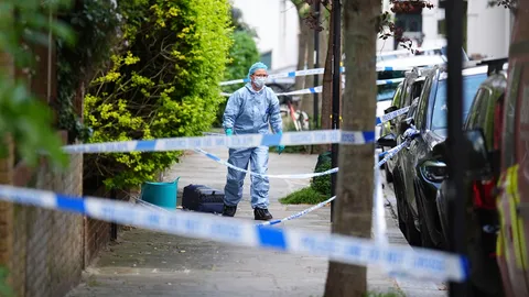 UK จับหนุ่มยูเครนวัย 21 เผาบ้าน-รถ โยงนายกฯ เคียร์ สตาร์เมอร์