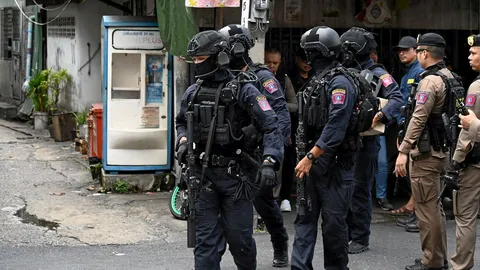 ล้อมมาราธอน "เดนคุก" คลั่ง หลอนยารัวปืน เจรจาไม่สําเร็จ