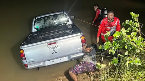 พบแล้ว กระบะเหยื่อคดีฆ่า-เผานั่งยาง 4 ศพ หมกสวนปาล์ม ถูกทิ้งคลองชลประทาน