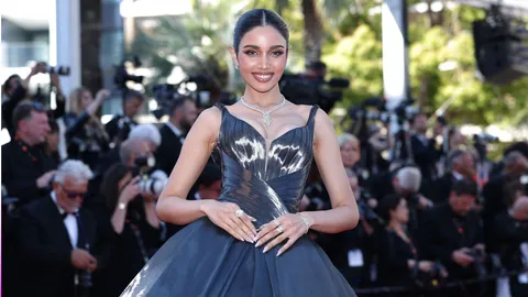 วีนา ปวีนา เฉิดฉายบนพรมแดงคานส์ครั้งแรก สวยโดดเด่นจนช่างภาพถ่ายรัวมาก