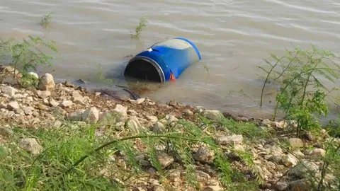 สุดโหด พบร่างชายวัย 50 ถูกฆาตกรรมยัดถัง 200 ลิตรทิ้งอ่างเก็บน้ำ จ.นครสวรรค์