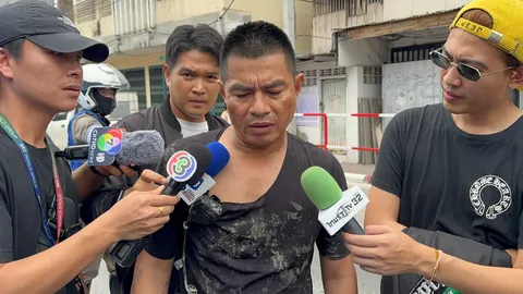 ตำรวจเล่านาทีโหนสลิงช่วยหนุ่มตกหลุมลึก พยายามคุ้ยดินเปิดทางหายใจ