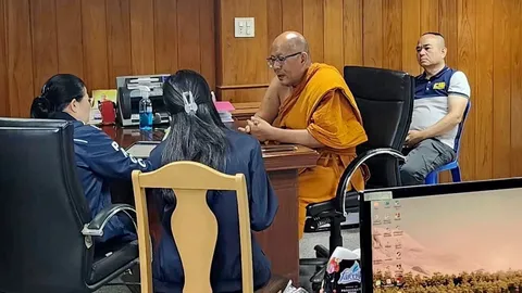 พบถลุงกันมันมือ เงินสด "วัดไร่ขิง" ปีละกว่า 100 ล้าน "ใบเฟิร์น" แจ้งจับเพจหมิ่นเอี่ยว "สมีแย้ม"