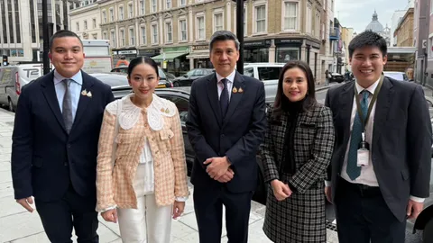 “นายกฯ อิ๊งค์” เดินทางถึงลอนดอน เตรียมหารือผลักดัน Soft Power ไทย