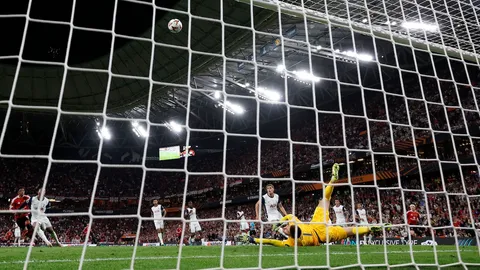 เกิดอะไรขึ้น เปิดปฏิกิริยา "แข้งแมนยูฯ-สเปอร์ส" หลังจบนัดชิงฯ ยูโรปาลีก