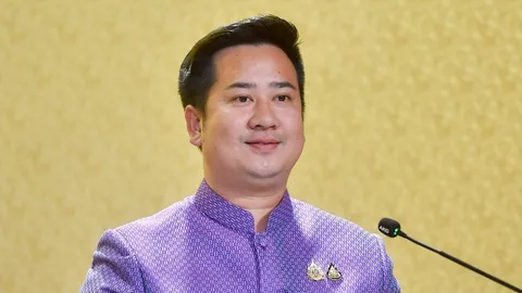 ป่วยโควิดไม่หนัก รัฐบาลแนะพบหมอออนไลน์ผ่านแอปพลิเคชันแทน