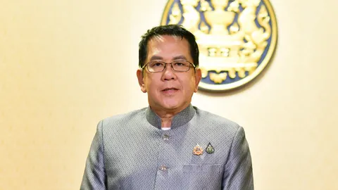 แจงภาพคู่ “อิ๊งค์-ยิ่งลักษณ์” วันตัดสินคดีจำนำข้าว เป็นภาพเก่า ปัดนัดเจอกันที่อังกฤษ