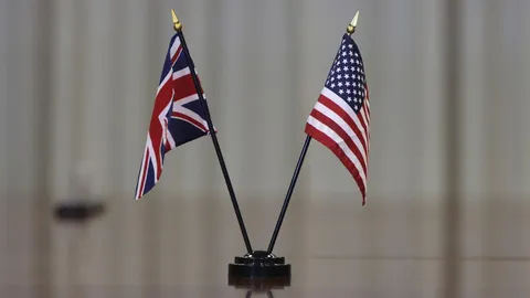 ชาวอเมริกันขออยู่ใน UK เพิ่มขึ้นทุบสถิติ หลังทรัมป์เป็นประธานาธิบดี