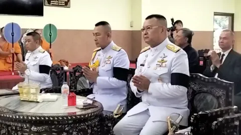 ผบ.ตร.เป็นประธานในพิธีพระราชทานน้ำหลวงอาบศพ 2 ตำรวจเหตุเฮลิคอปเตอร์ตก