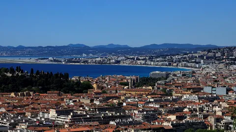 เมืองนีซไฟดับต่อจากเมืองคานส์ ฝรั่งเศสสงสัยเป็นวินาศกรรมครั้งที่ 2