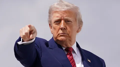 ทรัมป์จี้มหาวิทยาลัยฮาร์วาร์ด เผยชื่อ-ประเทศ นักศึกษาต่างชาติทุกคน