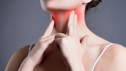 ความเครียดกระทบต่อมไทรอยด์ อาการเป็นอย่างไร อาหารที่ต้องห้ามและควรกินมีอะไรบ้าง