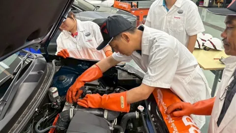 Toyota เปิดอบรมเทคโนโลยียานยนต์และการบำรุงรักษารถยนต์ Toyota ด้วยตัวเอง 