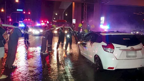 ไหม้รถเก๋ง