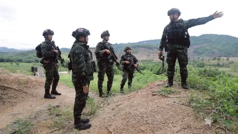 ชายแดนไทย-พม่าเดือด สู้รบระอุ กองกำลังนเรศวร นำอาวุธเข้าที่ตั้ง ป้องกันรุกล้ำอธิปไตย