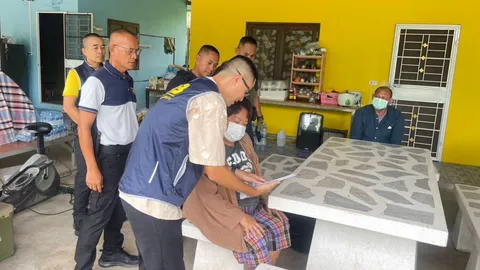 จับแล้ว "หมอเตย-ฉัตรชัย" คนสนิททิดแย้ม มือคุมบัญชีประมูลร้านงานวัดไร่ขิง