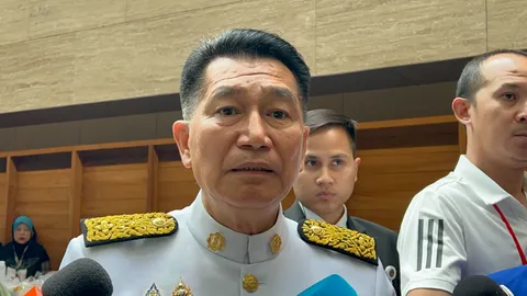 “พิเชษฐ์” เตรียมพา “ไอติม-ภัณฑิล” ทัวร์สภาฯ พร้อมสื่อพรุ่งนี้ แจงงบ 8 พันล้าน