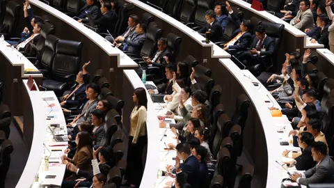 สภาวุ่น สส.งูเห่า ไทยสร้างไทย แย่งโควตา กมธ.วิสามัญฯ งบประมาณ 2569