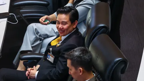 ประเดิมผลงานงูเห่า “สส.กฤษฎิ์” โหวตสวน ปชน. รับร่างงบประมาณ 2569