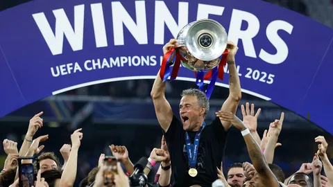 แค่ 2 คนที่ทำได้ "เอ็นริเก" สร้างตำนานยิ่งใหญ่ หลังพา "เปแอสเช" ได้แชมป์ UCL สมัยแรก