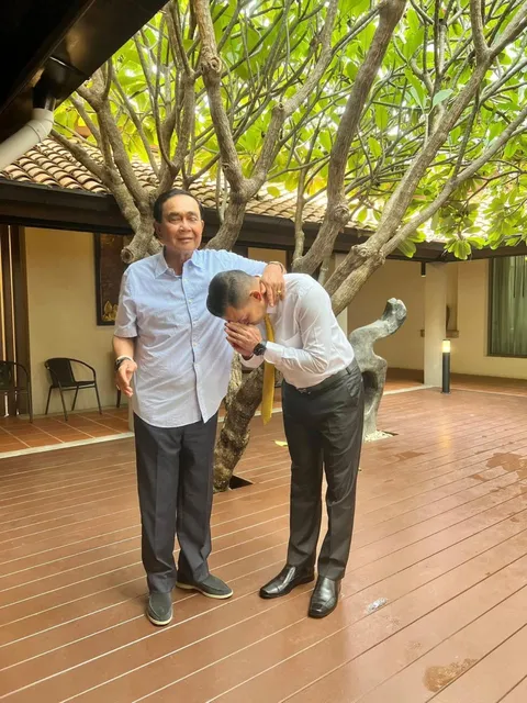 “ธนกร” ปัดยังไม่คิดย้ายพรรค รับรวมไทยสร้างชาติต้องปรับให้อบอุ่นเหมือนยุค “ลุงตู่”