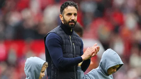 ใจมาแล้ว "แข้ง 2 พันล้าน" พร้อมย้ายซบ "แมนยูฯ" แม้ไม่ได้เล่น UCL