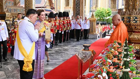 ในหลวง-ราชินี ทรงรับการถวายพระพรจากบรรพชิตจีนและญวน